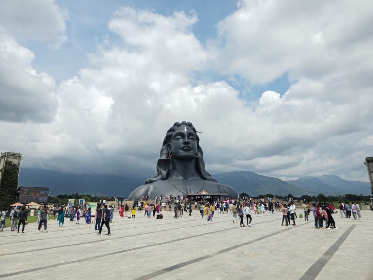 {'lat': 10.972229, 'lng': 76.7406422, 'address': 'Mahashivaratri Grounds, Ishana Vihar, Velliangiri Foothills, Coimbatore, Semmedu, Tamil Nadu 641114, India', 'name': 'Adiyogi'} in Semmedu